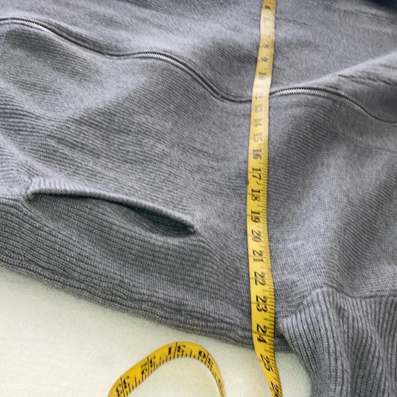 Women’s, size 2XL, Gray Zipper up Sweater with pockets NWOT - Picture 10 of 12